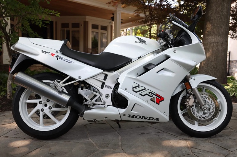 1993 honda vfr750